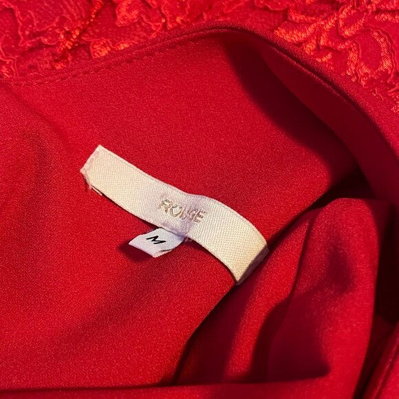 Red V-neck laced dress - Picture 4 of 4